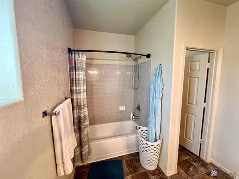 Bath - 7634 E 40th Rd, Yuma, AZ 85365 photo 2 of 8