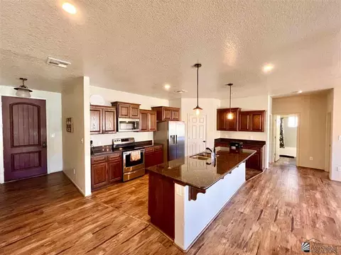 Kitchen - 7634 E 40th Rd, Yuma, AZ 85365 photo 6 of 7