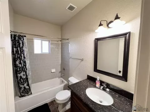 Bath - 7634 E 40th Rd, Yuma, AZ 85365 photo 8 of 8