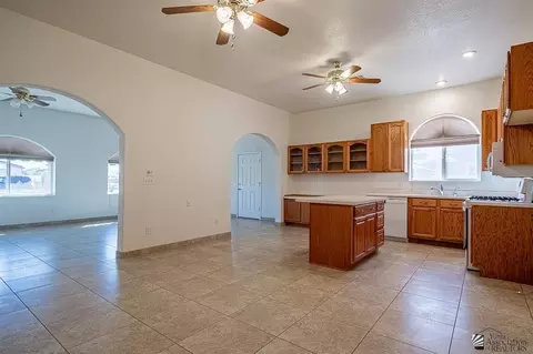 Kitchen - 13368 E 52 St, Yuma, AZ 85367 photo 1 of 5