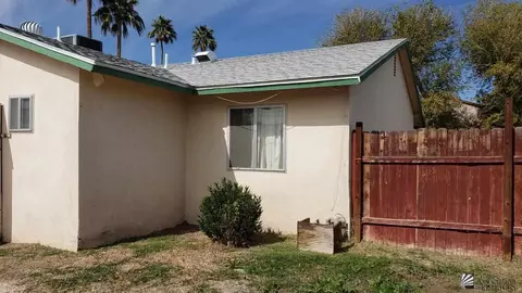 Exterior - 611 E Robin Ln, Yuma, AZ 85365 photo 6 of 8