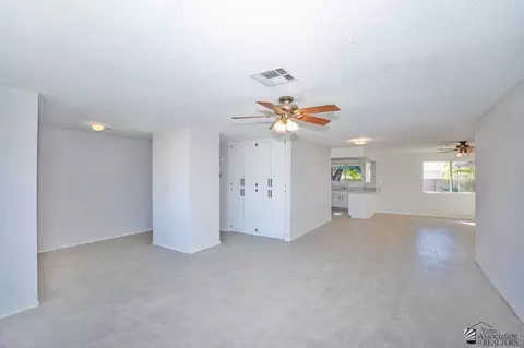Living - 7221 E 24 Pl, Yuma, AZ 85365 photo 2 of 4