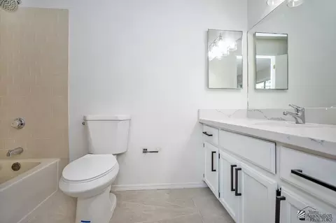 Bath - 7221 E 24 Pl, Yuma, AZ 85365 photo 2 of 4