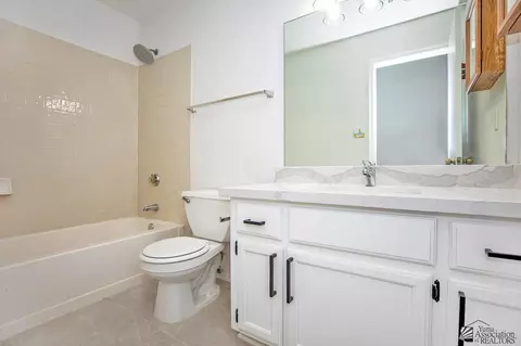 Bath - 7221 E 24 Pl, Yuma, AZ 85365 photo 1 of 4