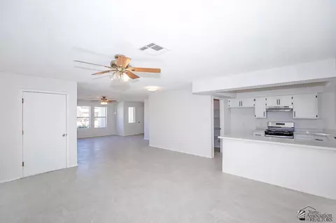 Living - 7221 E 24 Pl, Yuma, AZ 85365 photo 4 of 4