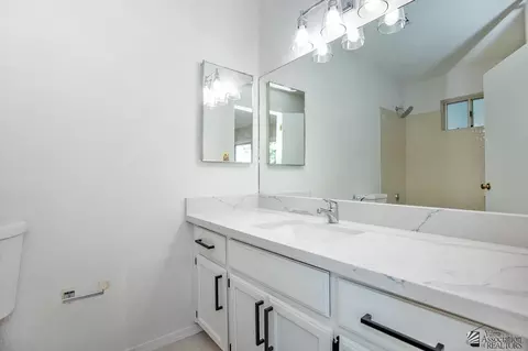 Bath - 7221 E 24 Pl, Yuma, AZ 85365 photo 3 of 4