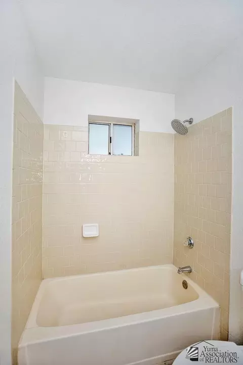 Bath - 7221 E 24 Pl, Yuma, AZ 85365 photo 4 of 4