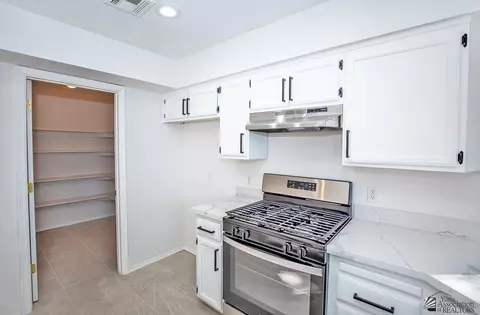 Kitchen - 7221 E 24 Pl, Yuma, AZ 85365 photo 2 of 2