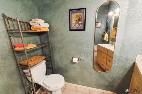 Bath - 12610 E 47 Dr, Yuma, AZ 85367 photo 4 of 4