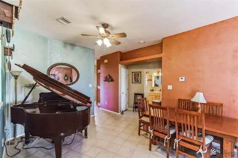 Dining - 12610 E 47 Dr, Yuma, AZ 85367 photo 2 of 3