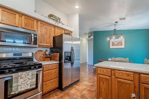 Kitchen - 13722 E 45 St, Yuma, AZ 85367 photo 3 of 3