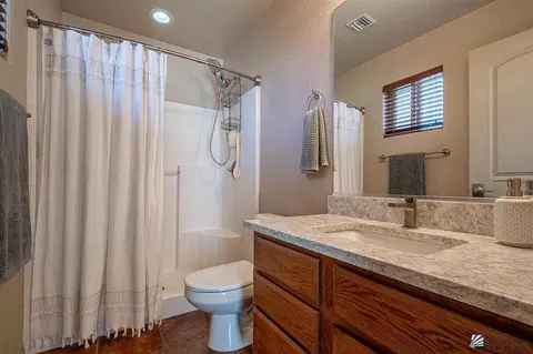 Bath - 13722 E 45 St, Yuma, AZ 85367 photo 1 of 2