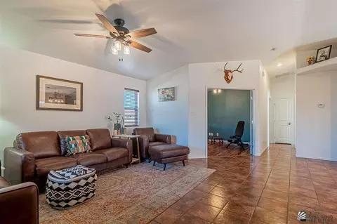 Living - 13722 E 45 St, Yuma, AZ 85367 photo 4 of 5