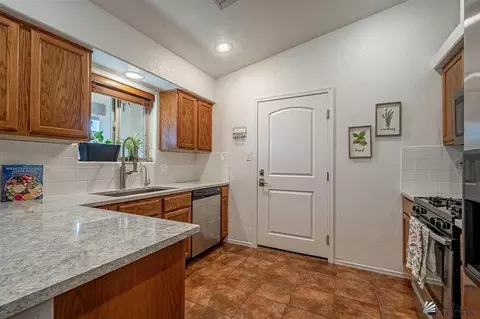 Kitchen - 13722 E 45 St, Yuma, AZ 85367 photo 1 of 3