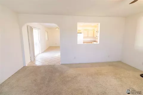 Living - 13857 E 49 St, Yuma, AZ 85367 photo 4 of 5