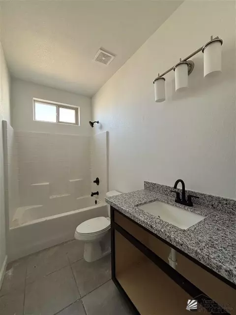 Bath - 8395 E 34 Pl, Yuma, AZ 85365 photo 3 of 3