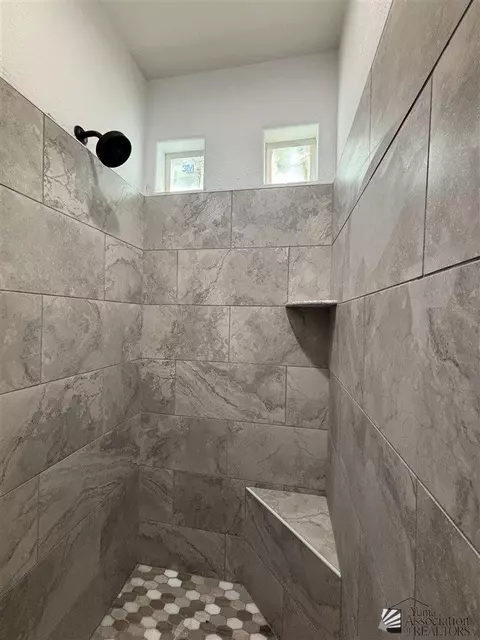 Bath - 8395 E 34 Pl, Yuma, AZ 85365 photo 2 of 3