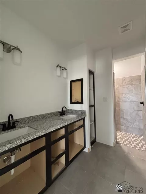 Bath - 8395 E 34 Pl, Yuma, AZ 85365 photo 1 of 3