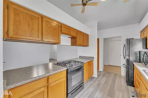 Kitchen - 6322 E 41 St, Yuma, AZ 85365 photo 4 of 5