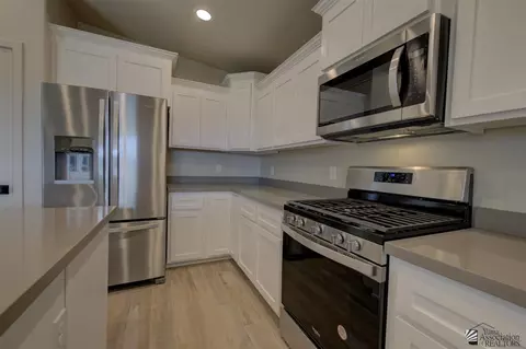 Kitchen - 11687 E 33 Way, Yuma, AZ 85367 photo 4 of 5