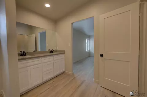 Bath - 11687 E 33 Way, Yuma, AZ 85367 photo 3 of 6