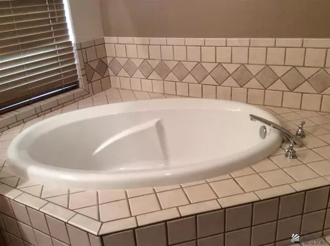 Bath - 10366 E 39 St, Yuma, AZ 85365 photo 1 of 2