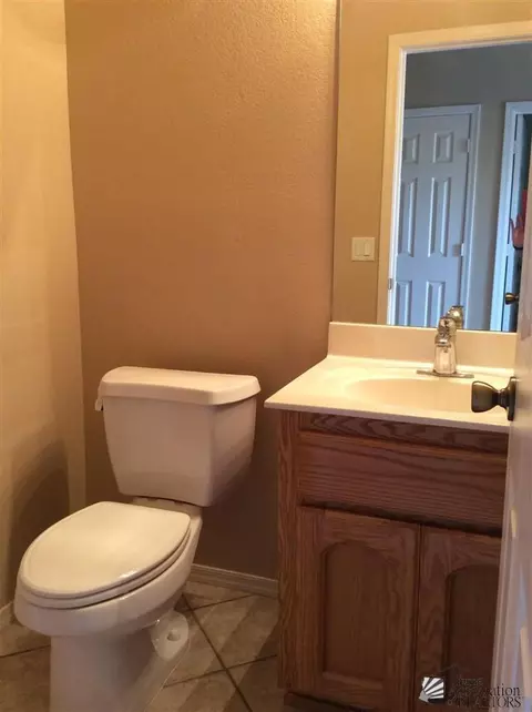 Bath - 10366 E 39 St, Yuma, AZ 85365 photo 2 of 2
