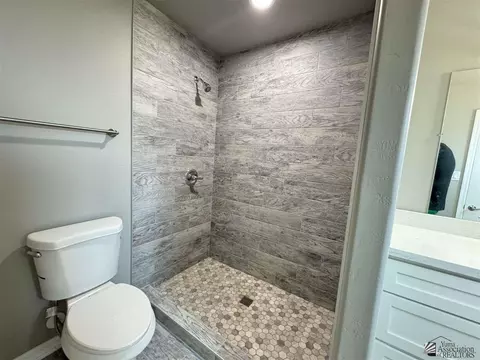 Bath - 10535 E Shale Dr, Yuma, AZ 85365 photo 3 of 5