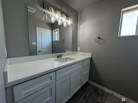 Bath - 10535 E Shale Dr, Yuma, AZ 85365 photo 1 of 5