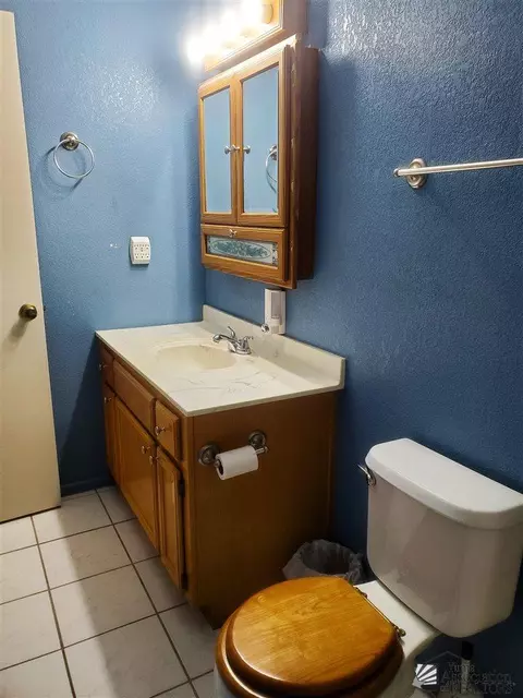 Bath - 7448 E 25 Pl, Yuma, AZ 85364 photo 3 of 4