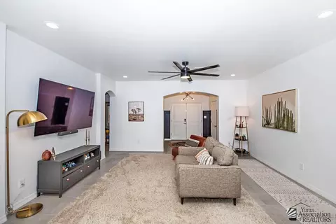 Living - 12558 E 49 Dr, Yuma, AZ 85367 photo 3 of 4