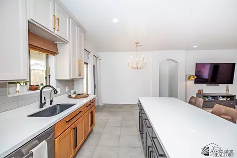 Kitchen - 12558 E 49 Dr, Yuma, AZ 85367 photo 3 of 4