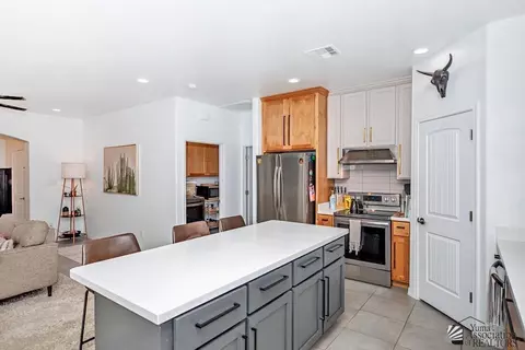 Kitchen - 12558 E 49 Dr, Yuma, AZ 85367 photo 2 of 4