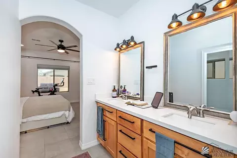 Bath - 12558 E 49 Dr, Yuma, AZ 85367 photo 1 of 3