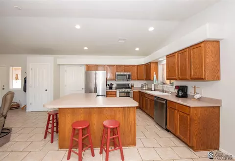 Kitchen - 11184 E 25 Pl, Yuma, AZ 85367 photo 2 of 5