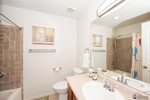 Bath - 11184 E 25 Pl, Yuma, AZ 85367 photo 2 of 2
