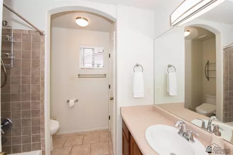 Bath - 11184 E 25 Pl, Yuma, AZ 85367 photo 1 of 2
