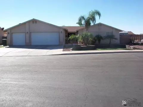 2944 S 30 Dr, Yuma, AZ 85364