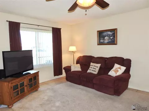 Living - 11257 E 35 Pl, Yuma, AZ 85367 photo 1 of 4