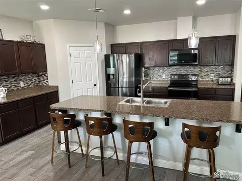 Kitchen - 7607 E 41 Rd, Yuma, AZ 85365 photo 3 of 4