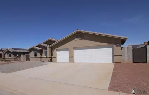7586 E 41 St, Yuma, AZ 85365