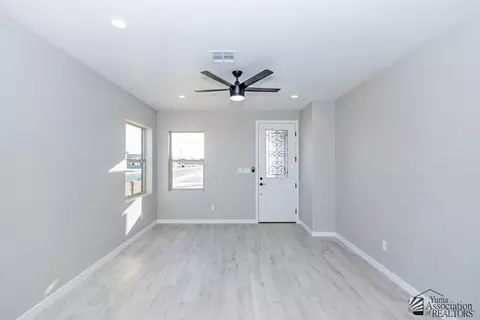 Living - 3546 S Devane Dr, Yuma, AZ 85365 photo 3 of 4