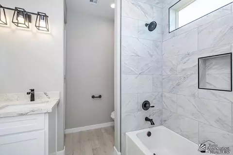 Bath - 3546 S Devane Dr, Yuma, AZ 85365 photo 3 of 7