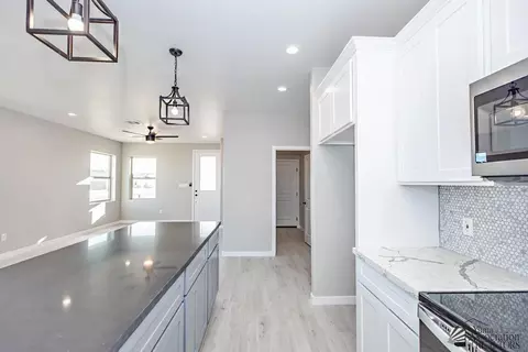 Kitchen - 3546 S Devane Dr, Yuma, AZ 85365 photo 6 of 7