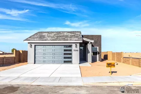 Exterior - 3546 S Devane Dr, Yuma, AZ 85365 photo 2 of 9