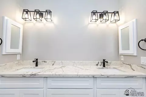 Bath - 3546 S Devane Dr, Yuma, AZ 85365 photo 5 of 7