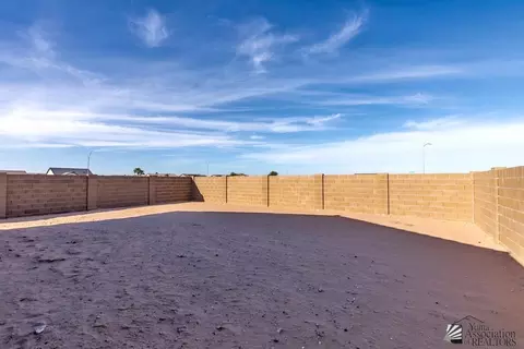 Exterior - 3546 S Devane Dr, Yuma, AZ 85365 photo 7 of 9