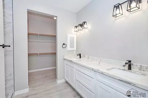 Bath - 3546 S Devane Dr, Yuma, AZ 85365 photo 4 of 7