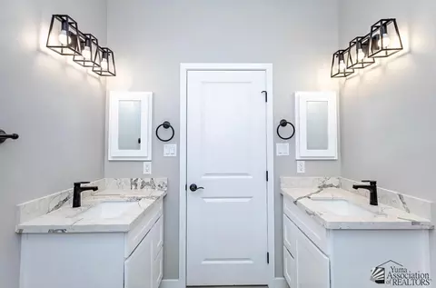 Bath - 3546 S Devane Dr, Yuma, AZ 85365 photo 2 of 7