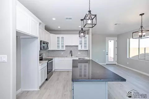 Kitchen - 3546 S Devane Dr, Yuma, AZ 85365 photo 3 of 7